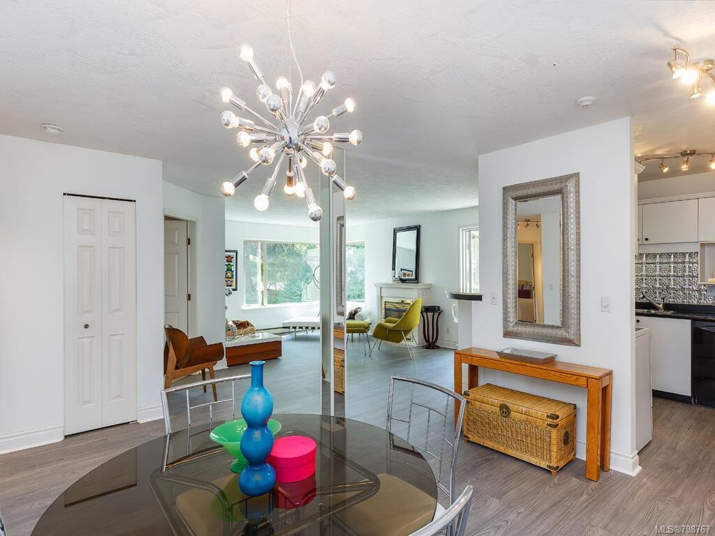 listing image 16049503283129389861