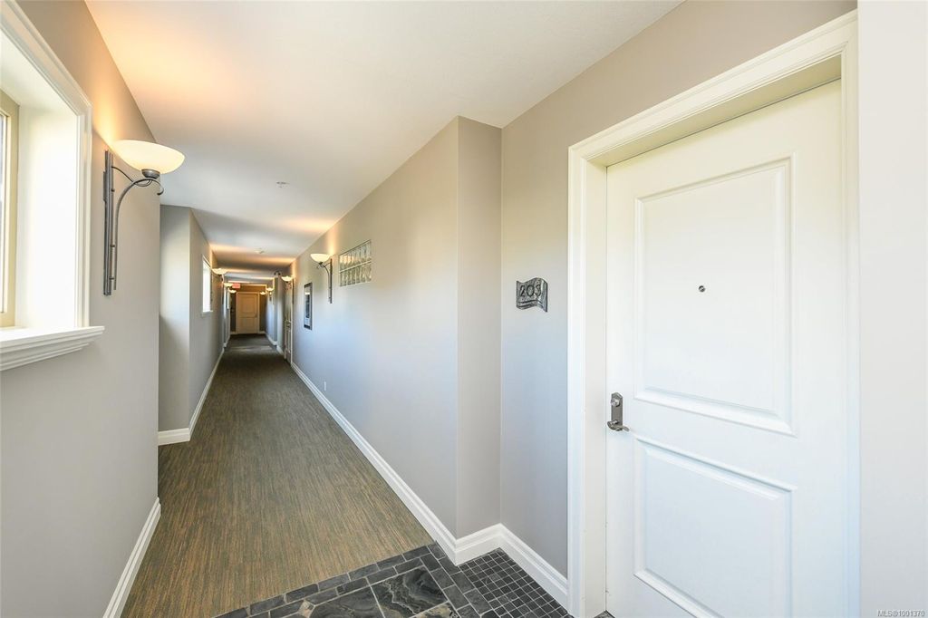 listing image 16048119812865217415