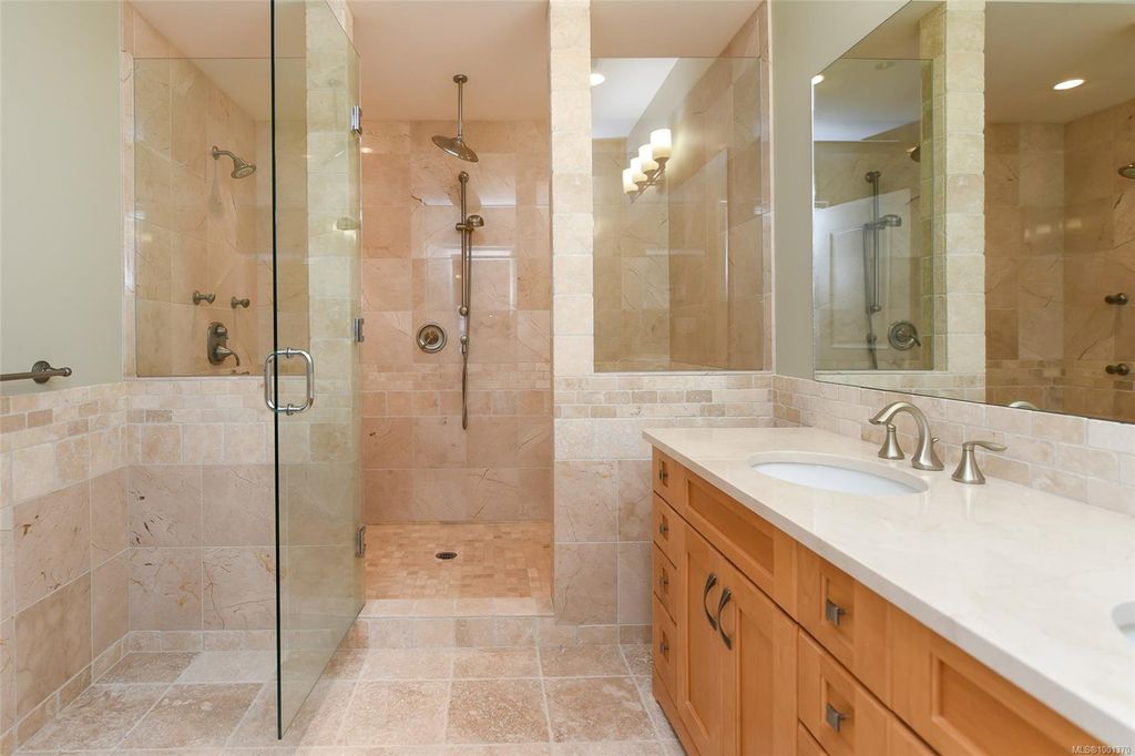 listing image 16045934575986578370