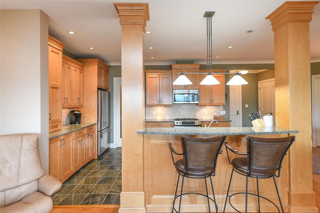 listing image 16046489265942631523