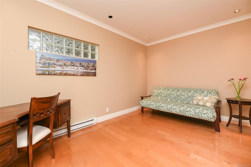 listing image 16042708571861130047