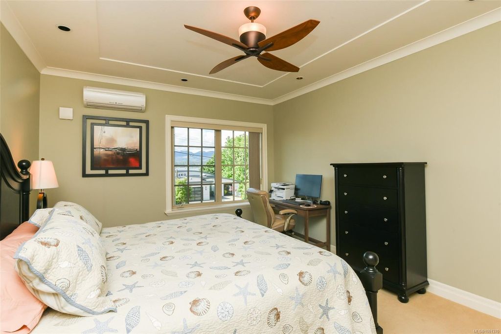 listing image 16049437586170452561