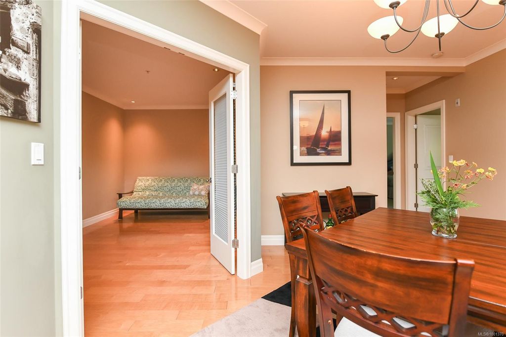 listing image 16041566218651778279