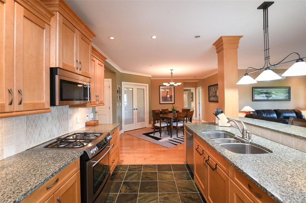 listing image 16042248230096916999