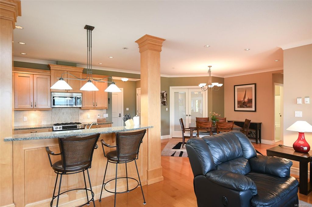 listing image 16040685377270978105