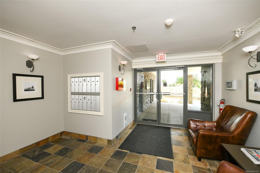 listing image 16043641906877284038
