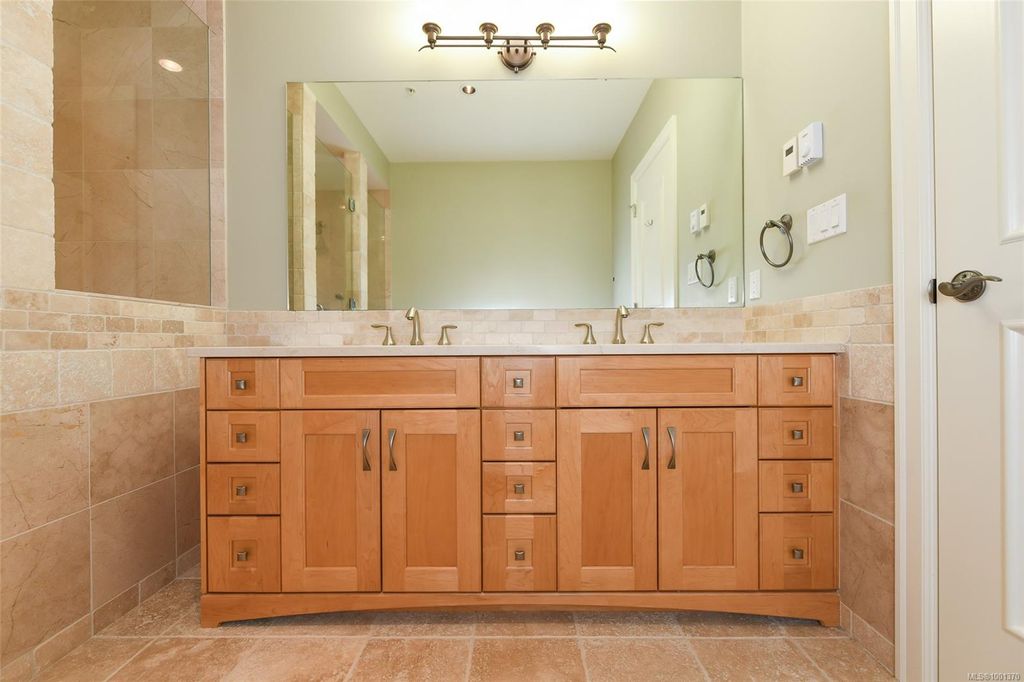 listing image 16040103664887418462