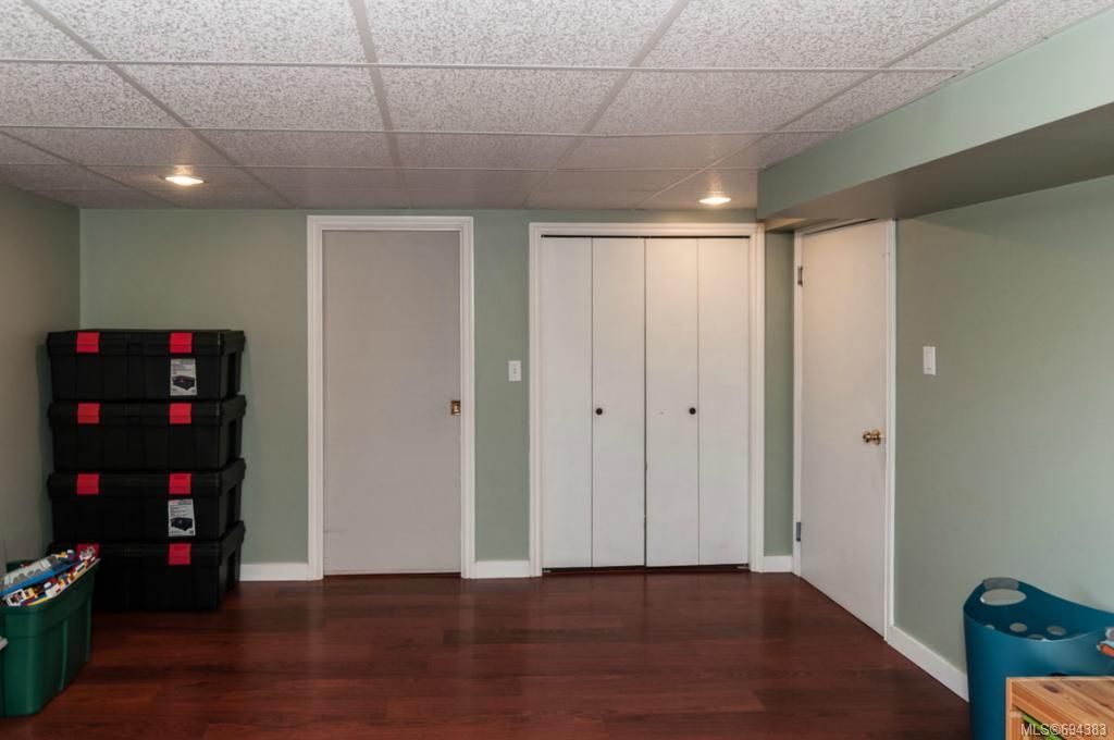 listing image 16041317591934796105