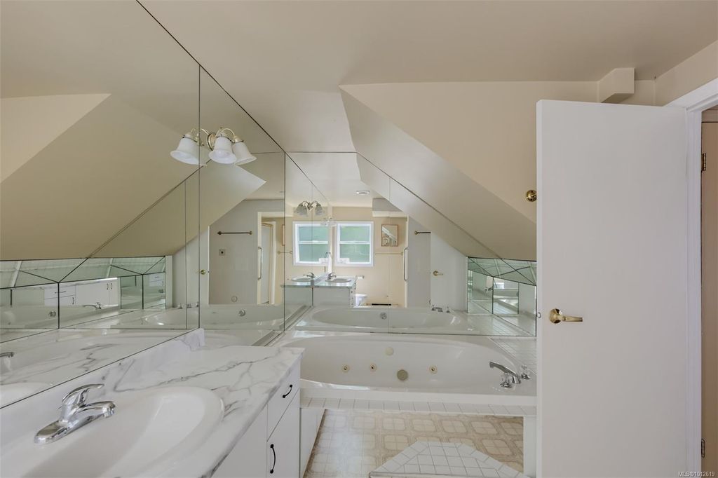 listing image 16049109383897367557