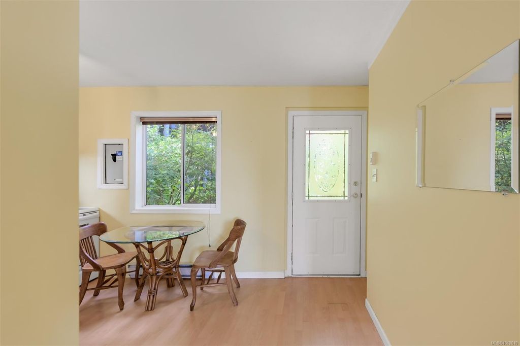 listing image 16046979601874949297