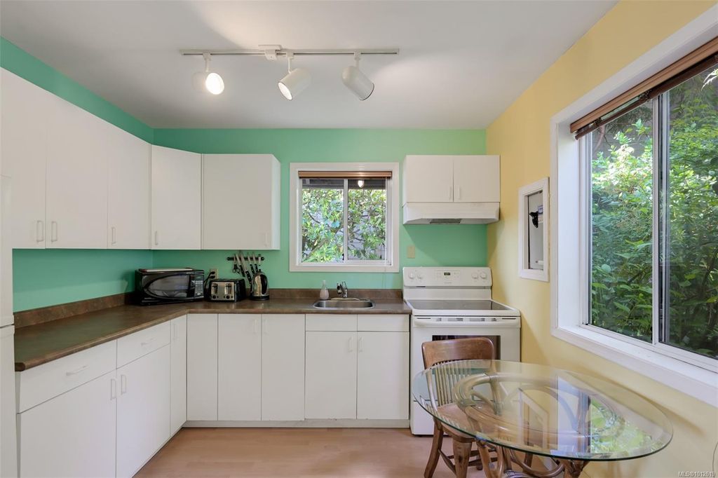 listing image 16041391796325116424