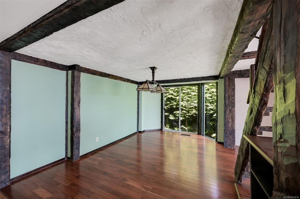 listing image 16045463677286725968