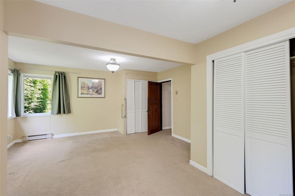 listing image 16044795922277360783