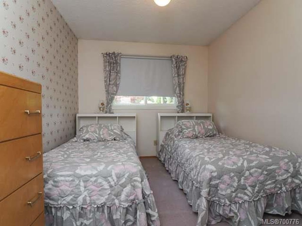 listing image 16044232818323647467