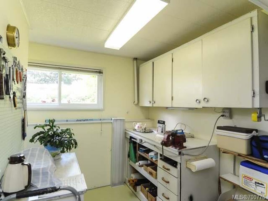 listing image 16044215991526242869