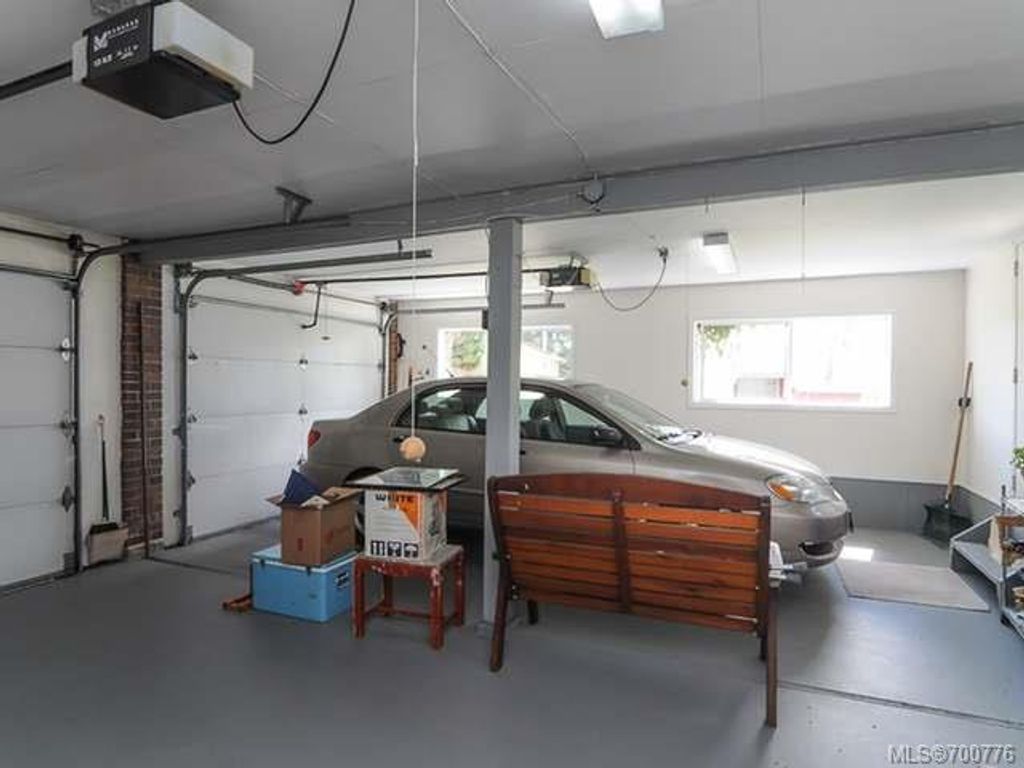 listing image 16041667921171994939