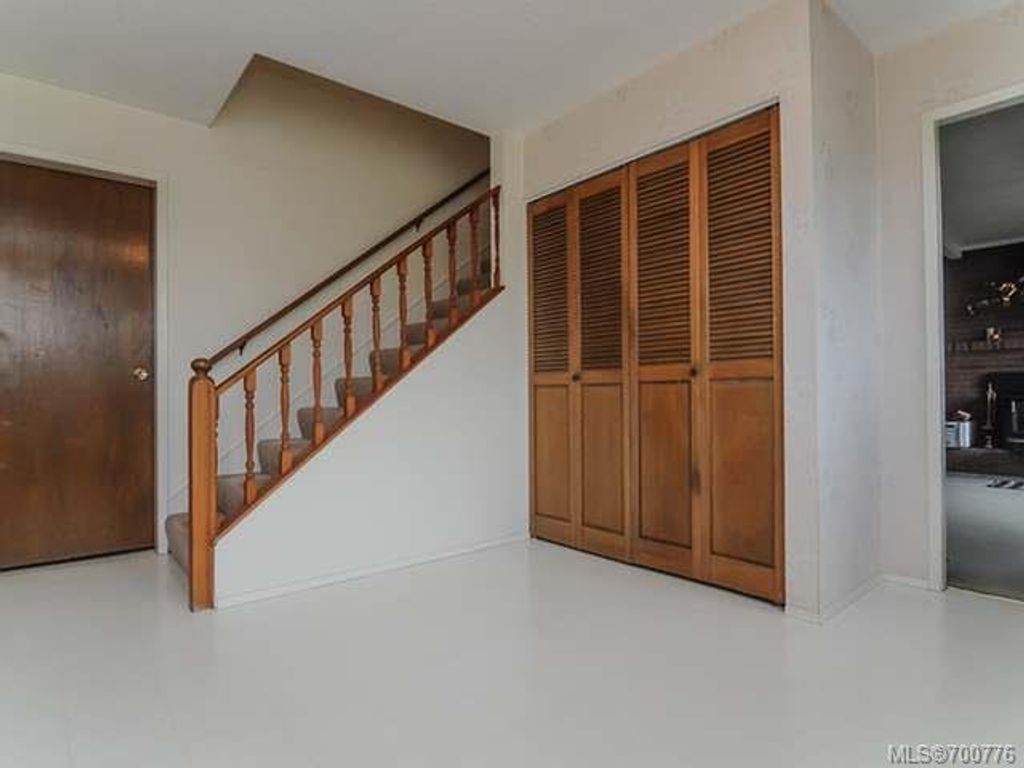 listing image 16047459914109955419