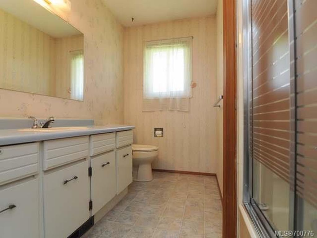 listing image 16043602507513423668