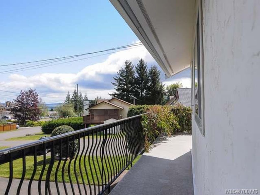 listing image 16048900529752250191