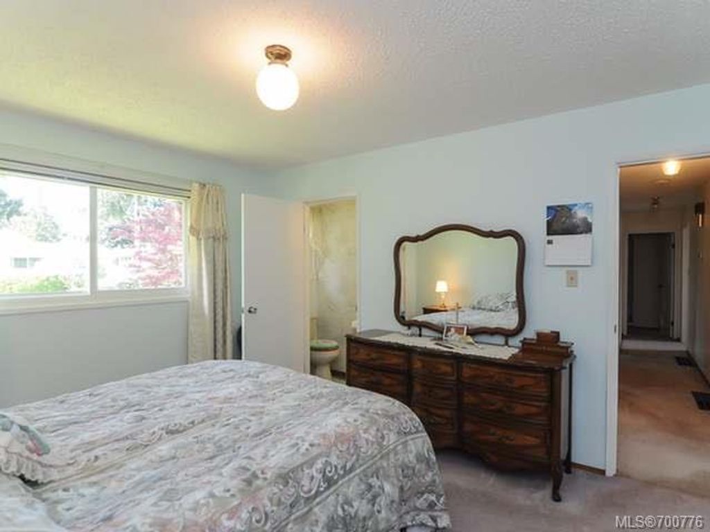 listing image 16041581414574139289