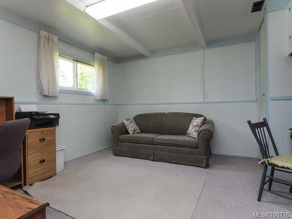 listing image 16042167632875497980