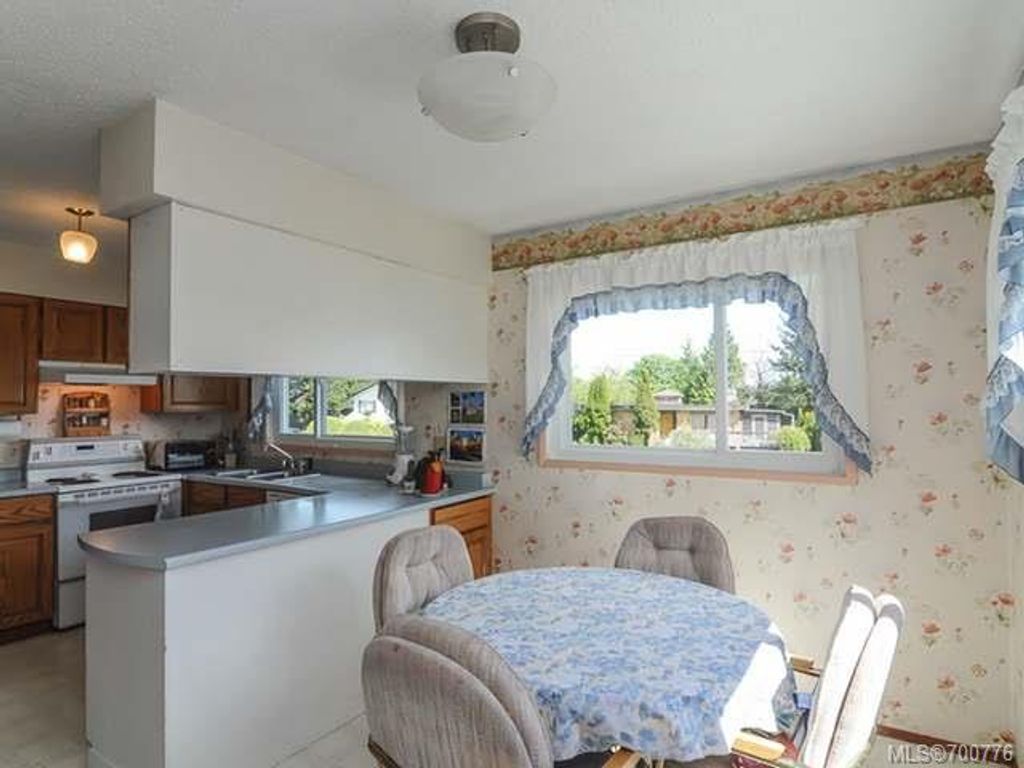 listing image 16048743625177746644