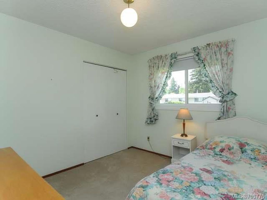 listing image 16042737322338056223