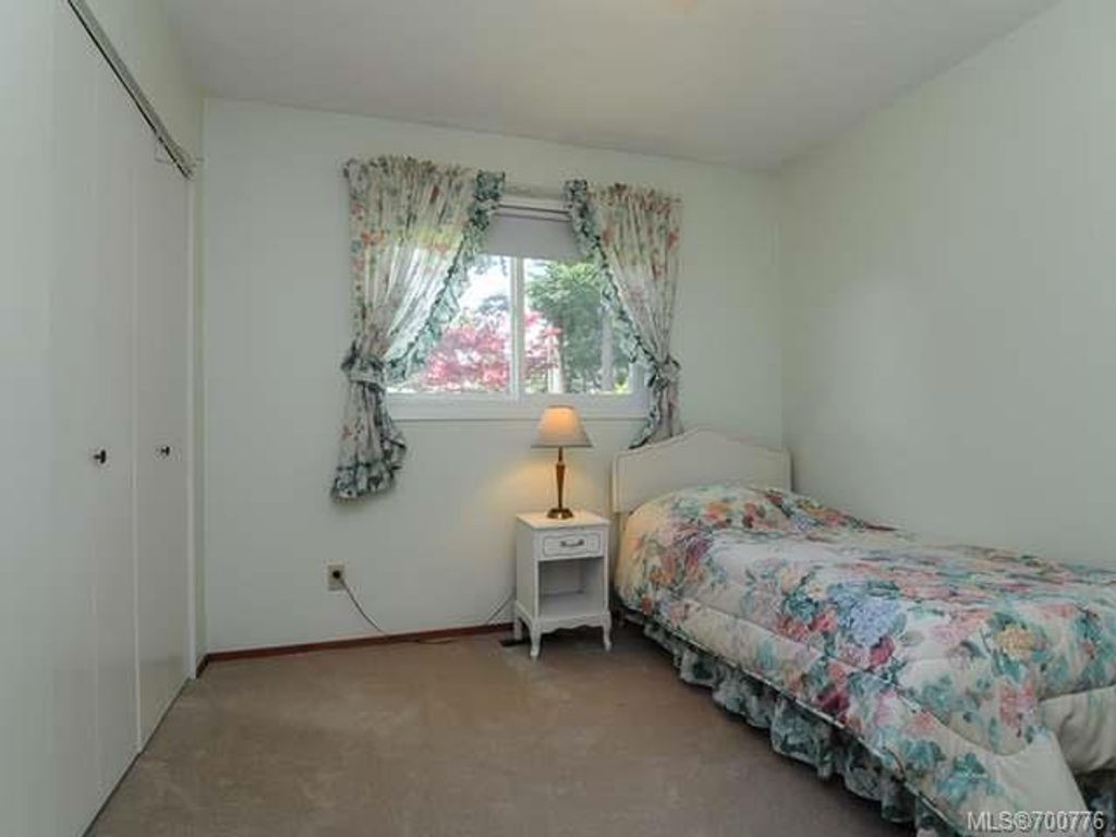 listing image 16044047415062986023