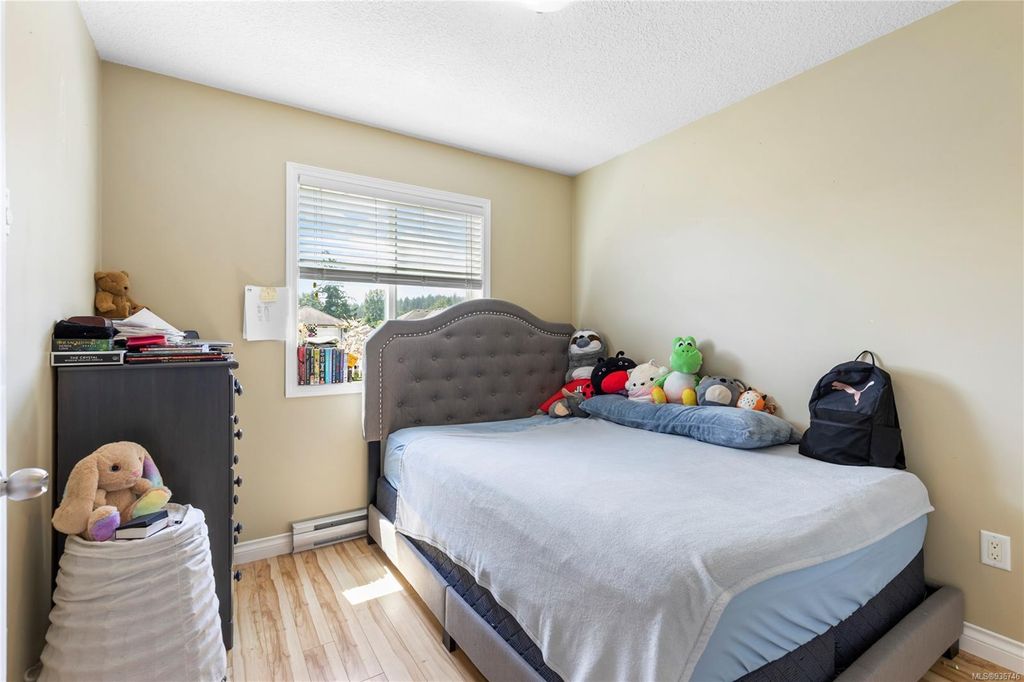 listing image 16043999383951448395