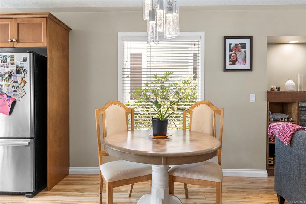 listing image 16041532864906028576