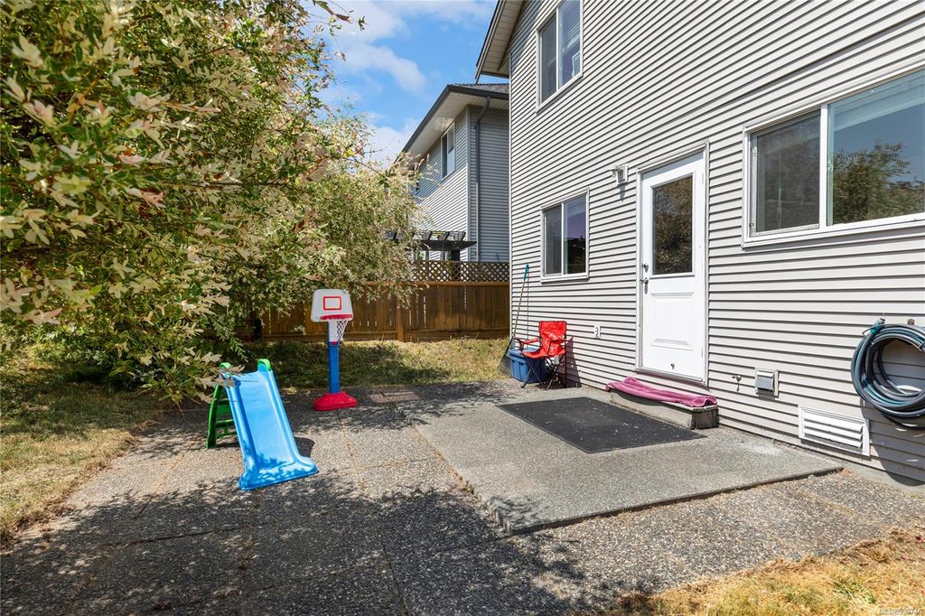 listing image 16042456472970747134