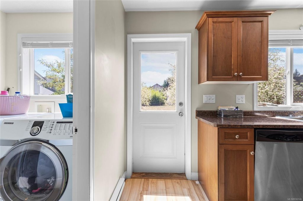 listing image 16047797049196337315