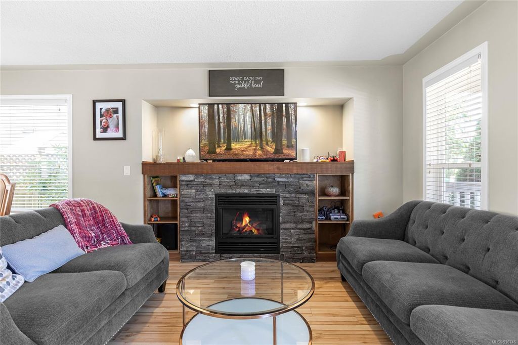 listing image 16044954174507037406