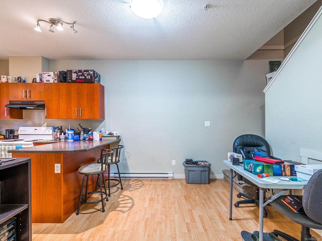 listing image 16044301194742887362