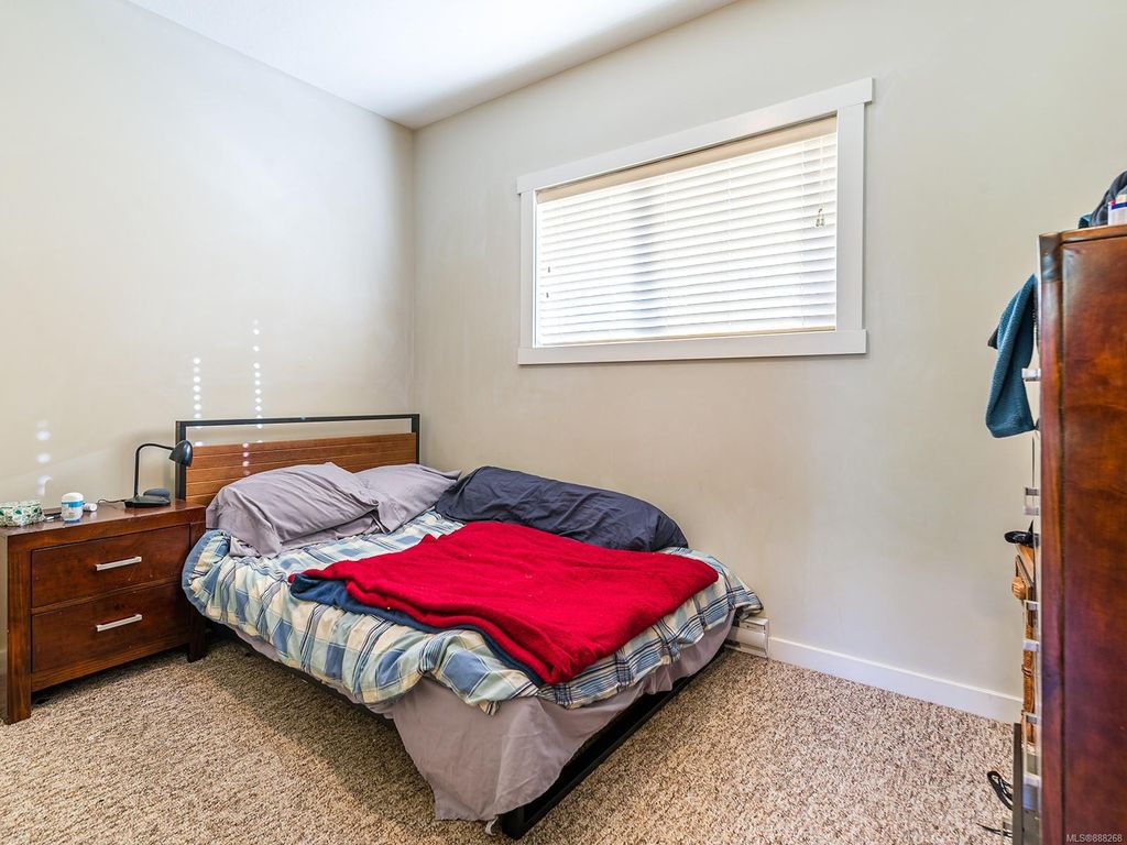 listing image 16043318088264723377