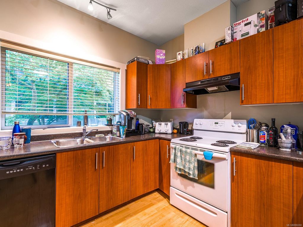 listing image 16043772345798646992