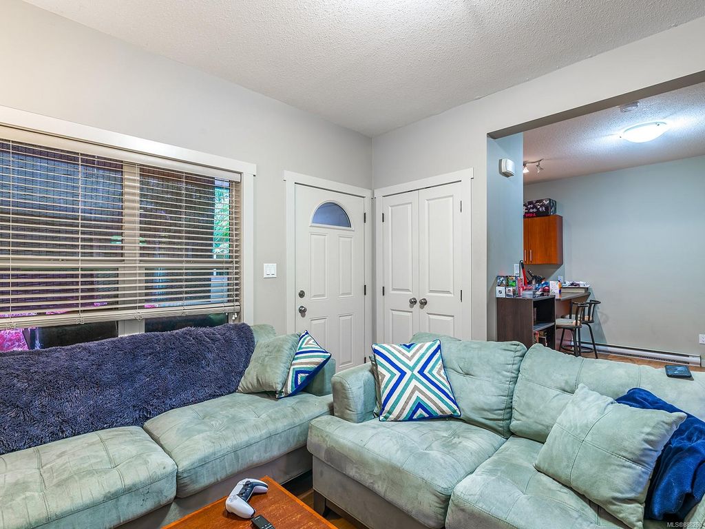 listing image 16049160512147771810