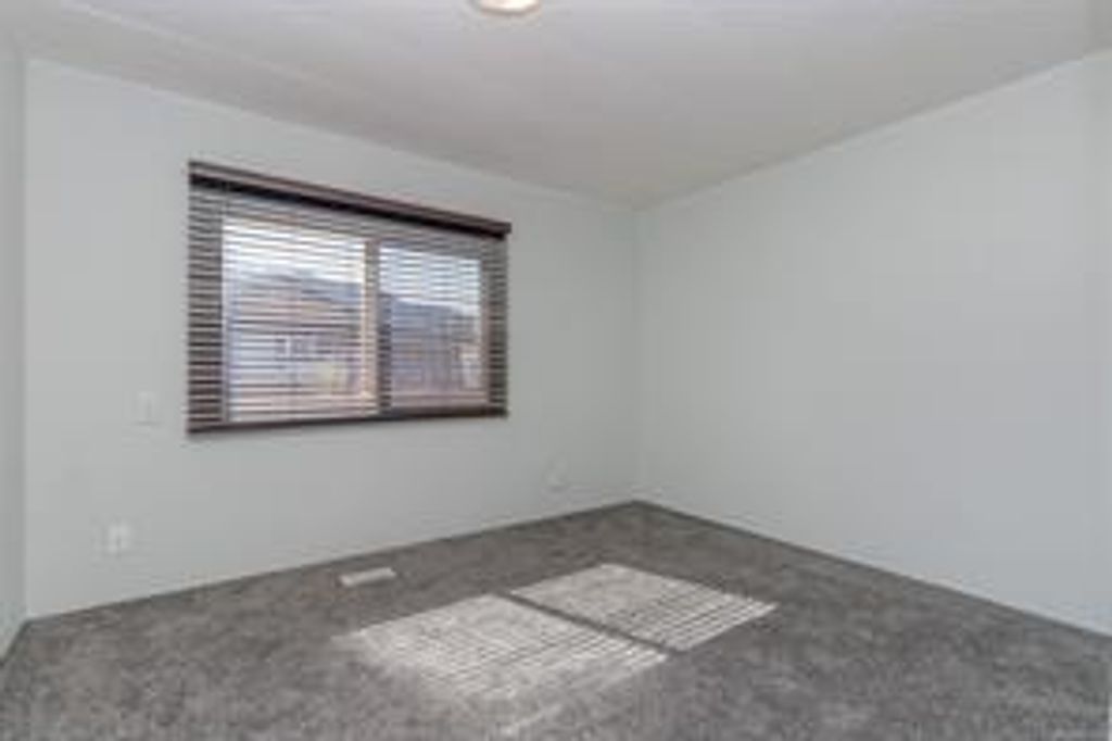 listing image 16042275426033367296