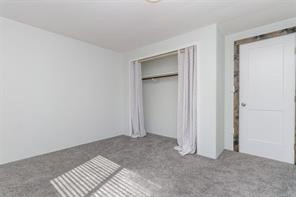 listing image 16044578258871950822