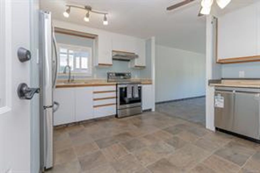 listing image 16046092405802506702