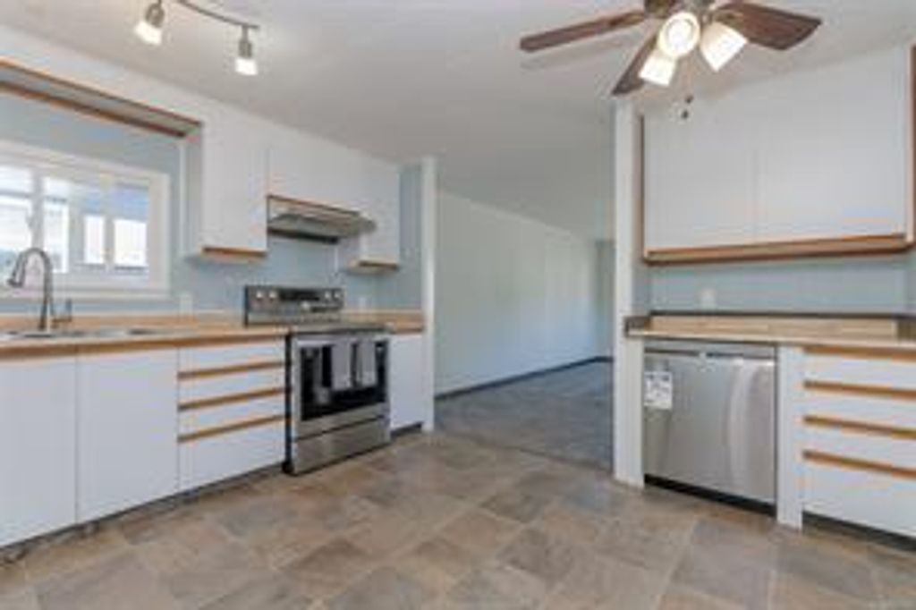 listing image 16048928490999371264