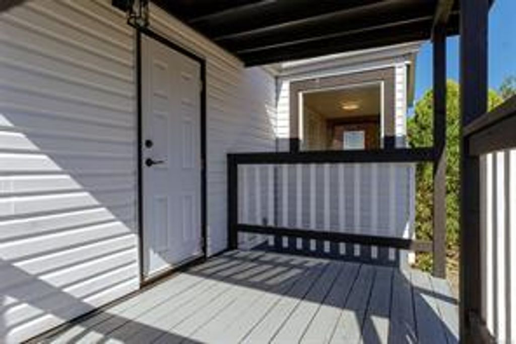 listing image 16047254663135475122