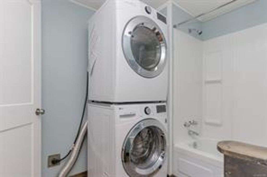 listing image 16048915259188750177