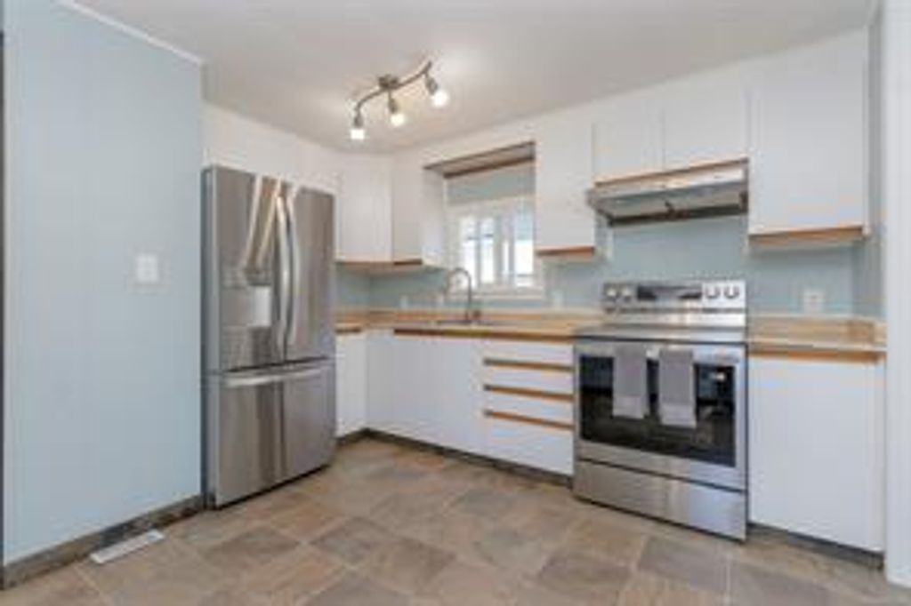 listing image 16046537591053391584