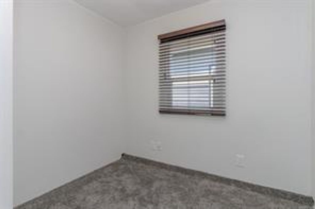 listing image 16042685064000528605