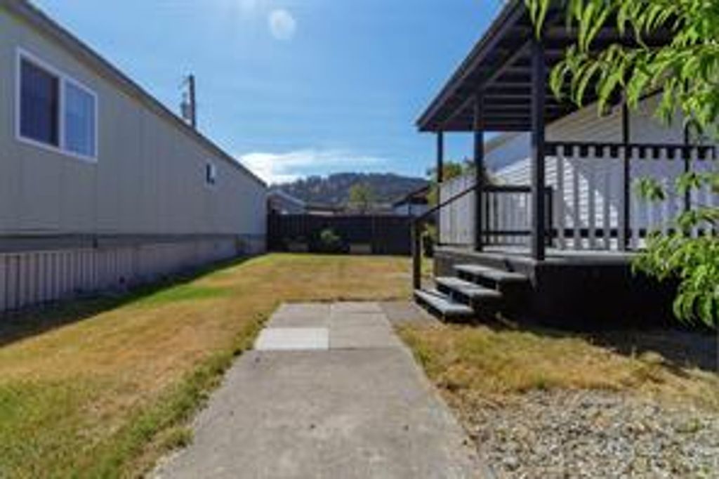 listing image 16049757638363044242