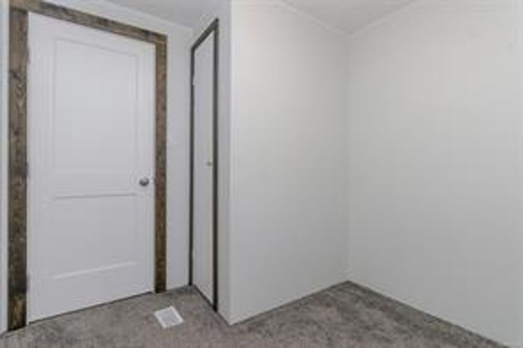 listing image 16045259172047492995