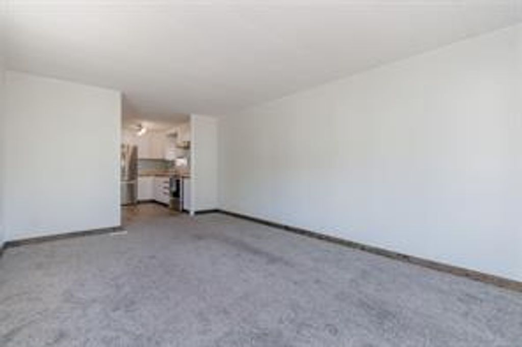 listing image 16042833729184786939