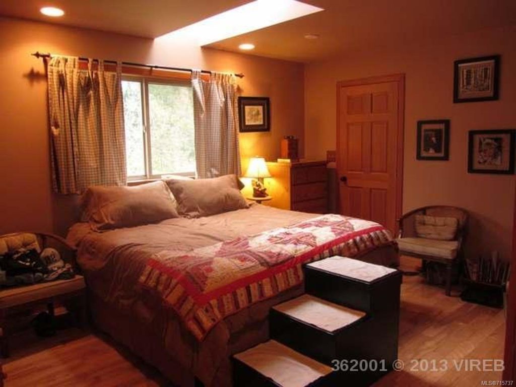 listing image 16049864106940506807