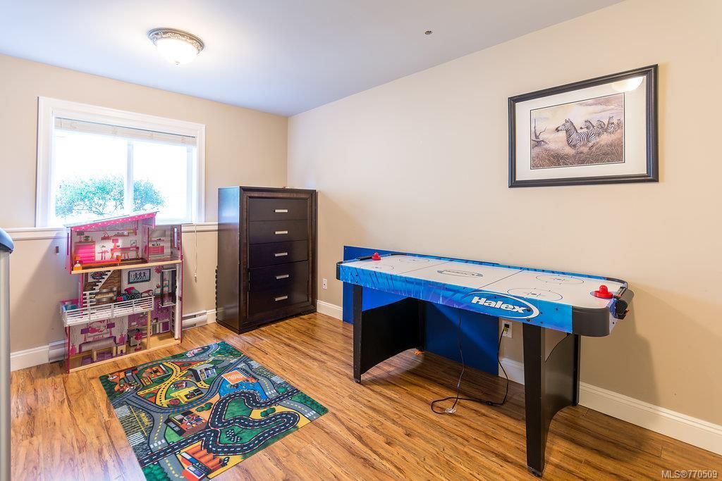 listing image 16043842761757343271